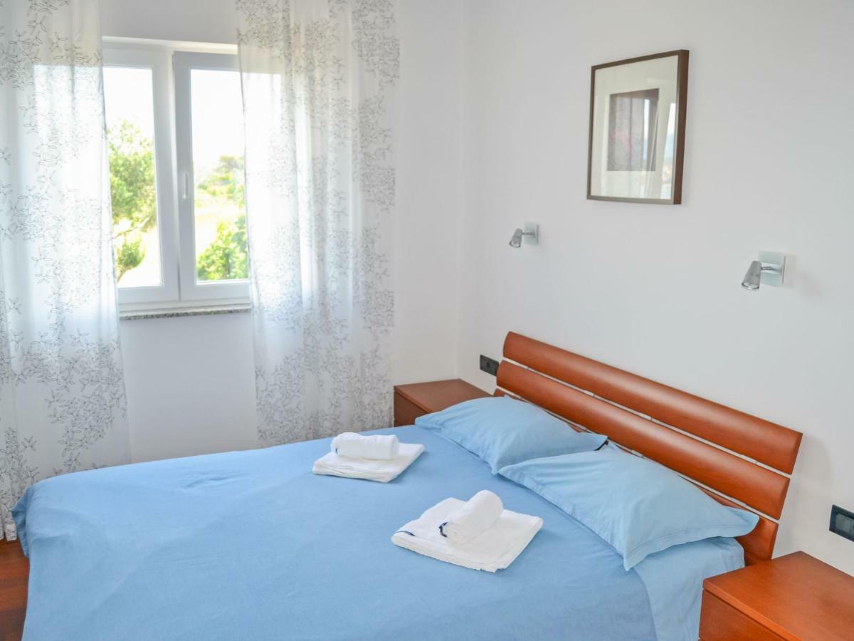 Apartment Jadranka-2 Banjol Bagian luar foto